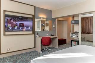 Отель Hotel Bulgaria Бургас Номер Делюкс с кроватью размера «king-size»-3